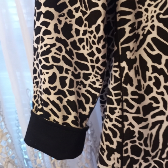 JACKET - Picture 2 of 4